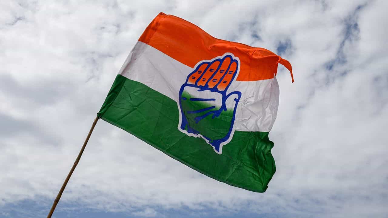 নিৰ্বাচন আয়োগক শাসকীয় দলৰ পুতলা আখ্যা ! ভোটাৰ তালিকা পুনৰীক্ষণকলৈ প্ৰশ্ন কংগ্ৰেছৰ