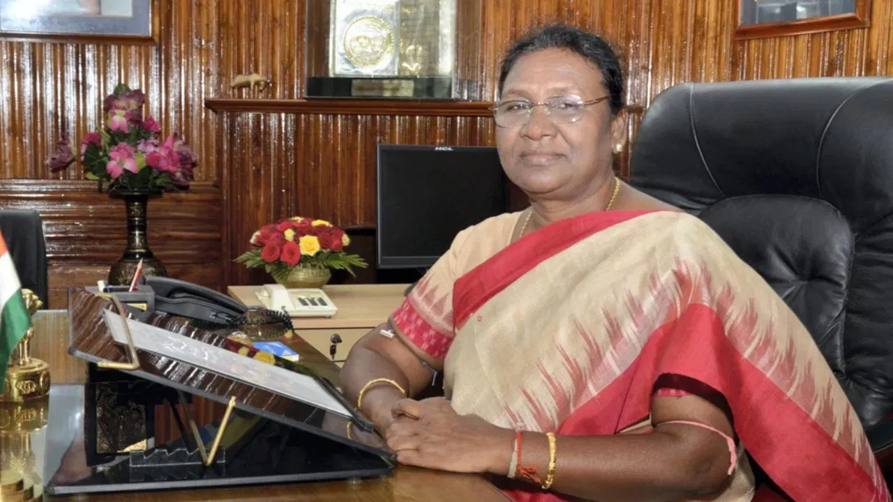 কিছুদিন পূৰ্বে ৰাষ্ট্ৰপতি দ্ৰৌপদী মুৰ্মুৰ স্বাক্ষৰিত অধিসূচনা অনুসৰি, মধ্যপ্ৰদেশ, ঝাৰখণ্ড, কৰ্ণাটক, গুৱাহাটী আৰু পাটনা উচ্চ ন্যায়ালয়ত নতুনকৈ মুখ্য ন্যায়াধীশ নিযুক্তি দিয়া হৈছে। উচ্চতম ন্যায়ালয়ৰ মুখ্য ন্যায়াধীশ বি আৰ গাভাইৰ নেতৃত্বত গঠিত কলেজিয়ামে বিভিন্ন উচ্চ ন্যায়ালয়ৰ সেই ন্যায়াধীশসকলক পদোন্নতি আৰু উচ্চ ন্যায়ালয়ৰ ন্যায়াধীশ হিচাপে নিযুক্তি দিয়াৰ পৰামৰ্শ দিছিল।