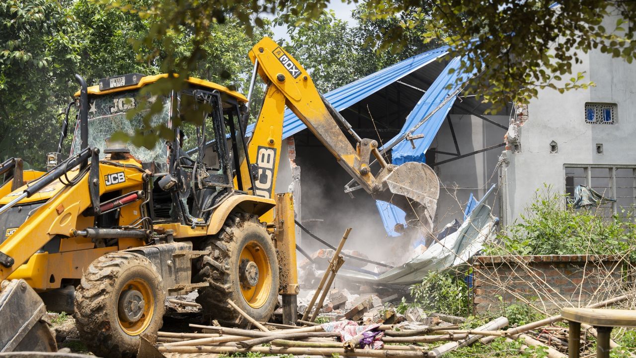 পুৱাৰ পৰা উৰিয়ামঘাটত চলিছে আৰক্ষী-প্ৰশাসনৰ উচ্ছেদ, বেদখল মুক্ত হ’ব ৩৬০০ একৰ বনাঞ্চল ভূমি… পুৱাৰ পৰা উৰিয়ামঘাটত চলিছে আৰক্ষী-প্ৰশাসনৰ উচ্ছেদ, বেদখল মুক্ত হ’ব ৩৬০০ একৰ বনাঞ্চল ভূমি…