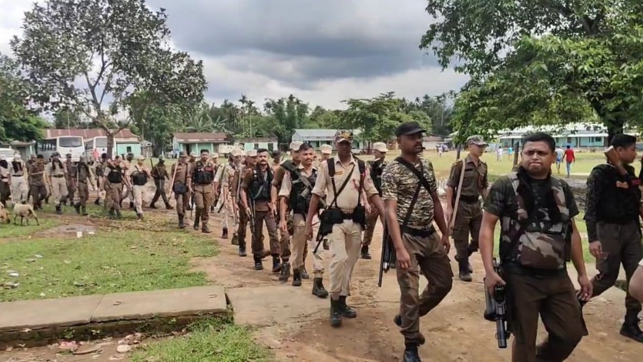 গোৱালপাৰাত আকৌ চলিব প্ৰশাসনৰ বুলড’জাৰ, বেদখলকাৰীক ঘৰ খালী কৰাৰ নিৰ্দেশ গোৱালপাৰাত আকৌ চলিব প্ৰশাসনৰ বুলড’জাৰ, বেদখলকাৰীক ঘৰ খালী কৰাৰ নিৰ্দেশ