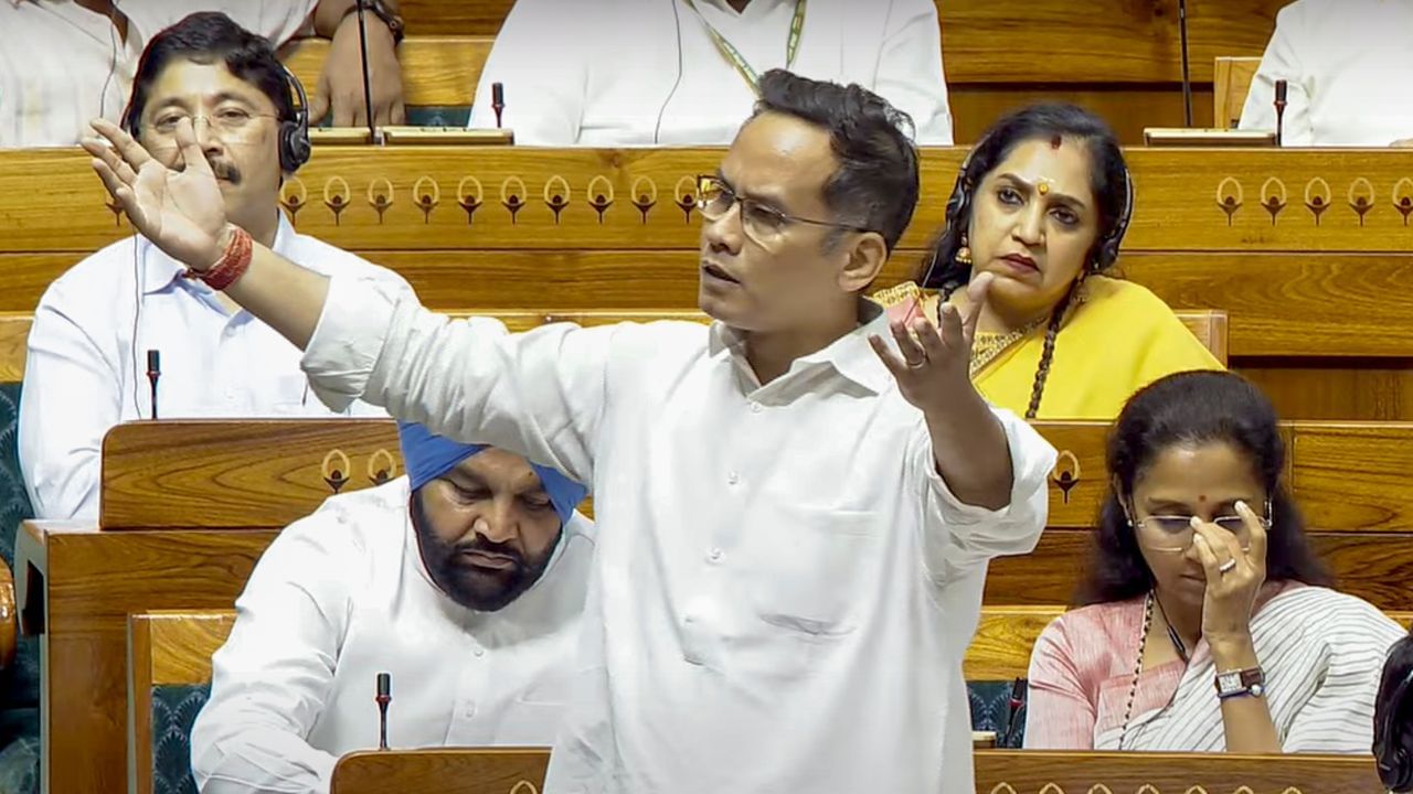 পহলগামত কিদৰে প্ৰৱেশ কৰিব পাৰিলে সন্ত্ৰাসবাদীয়ে? লোকসভাত প্ৰশ্ন তুলিলে গৌৰৱ গগৈয়ে
