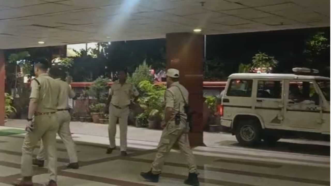 কি কাৰণত ঘৰৰ চাদৰ পৰা জাঁপ দিছিল ACS বিষয়া ত্ৰিদিৱ কোঁ‌ৱৰে! পোহৰলৈ আহিছে এই তথ্য