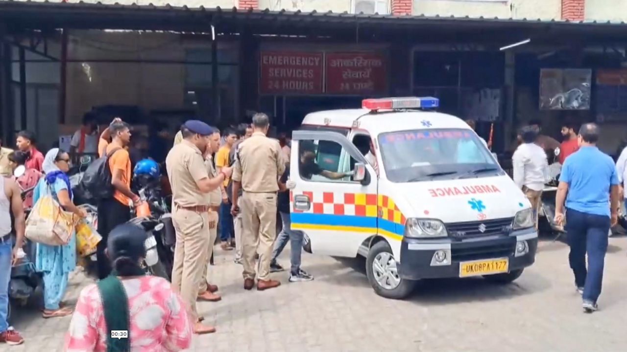 Haridwar Stampede: হৰিদ্বাৰত ভয়ংকৰ ঘটনা, পদপিষ্ট হৈ ৬ জনৰ মৃত্যু, আহত বহু লোক… Haridwar Stampede: হৰিদ্বাৰত ভয়ংকৰ ঘটনা, পদপিষ্ট হৈ ৬ জনৰ মৃত্যু, আহত বহু লোক…