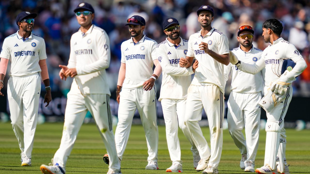 উল্লেখ্য যে আজিৰ মেচত যদি ভাৰতীয় দল জয়ী হয়, তেতিয়া লৰ্ডছত হ’ব ভাৰতৰ এয়া চতুৰ্থ জয়। ইয়াৰ পূৰ্বে ভাৰতে ১৯৮৬ চনত লৰ্ডছত প্ৰথমবাৰৰ বাবে জয়ৰ মুখ দেখিছিল। তাৰ পিছত ২০১৪ চনত ভাৰতীয় দলে ৯৫ ৰানৰ ব্যৱধানত জয়লাভ কৰিছিল। আনহাতে ২০২১ চনত ১৫১ ৰানত লৰ্ডছ টেষ্টত জয়ী হৈছিল ভাৰত। আজি জয়ী হ’লে ভাৰতীয় দলে পাঁচখনীয় মেচৰ এই শৃংখলাত ২-১ ব্যৱধানৰ অগ্ৰগতি লাভ কৰিব।