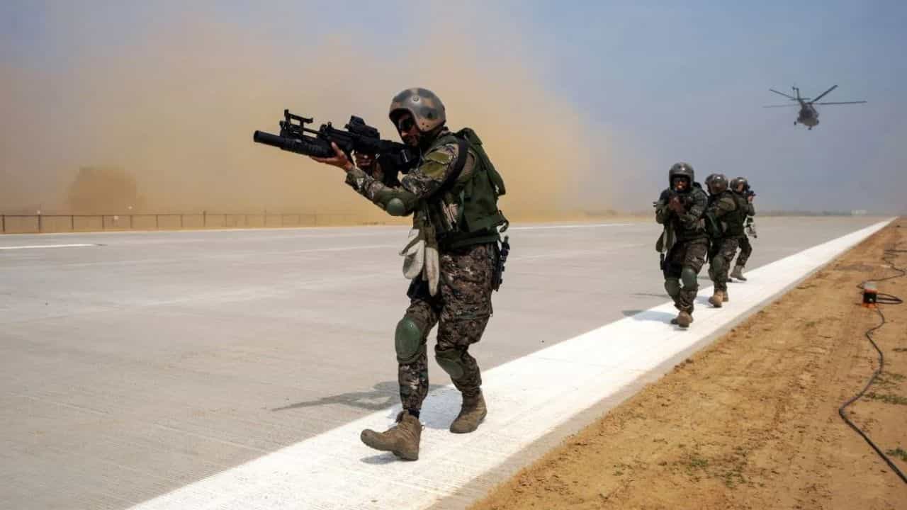 শ্বেৰ হাতত লৈ অভিযানত নামিব ভাৰতীয় সেনা, এক মিনিটত ৭০০ বুলেটে চিৰাচিৰ কৰিব শত্ৰুৰ বুকু শ্বেৰ হাতত লৈ অভিযানত নামিব ভাৰতীয় সেনা, এক মিনিটত ৭০০ বুলেটে চিৰাচিৰ কৰিব শত্ৰুৰ বুকু