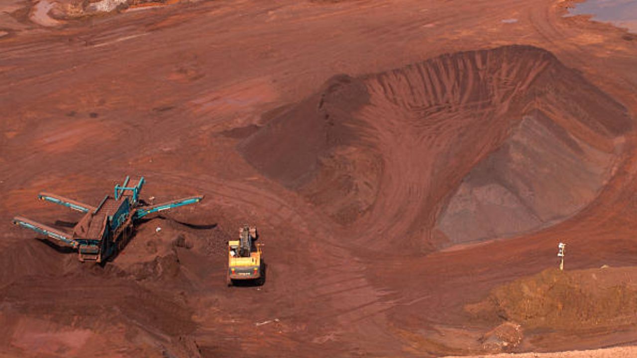 Iron ore reserve: অসমৰ ঔদ্যোগিক খণ্ডলৈ আশাৰ বতৰা, ধুবুৰীত লো-খনিৰ সন্ধান লাভ Iron ore reserve: অসমৰ ঔদ্যোগিক খণ্ডলৈ আশাৰ বতৰা, ধুবুৰীত লো-খনিৰ সন্ধান লাভ