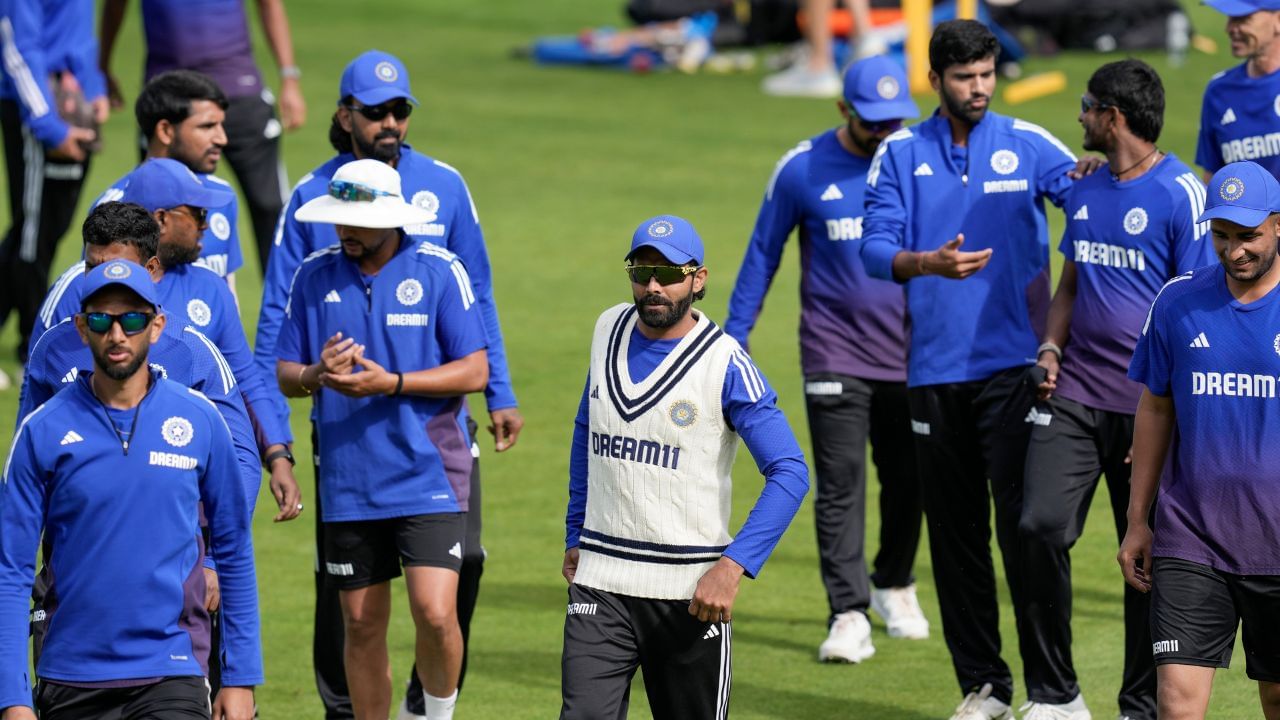 মানচেষ্টাৰত আজিৰ পৰা মৰণপণ যুঁজত ভাৰতঃ কুম্বলেৰ সৈতে বিশেষ মিল থকা খেলুৱৈৰ আজি ঘটিব অভিষেক মানচেষ্টাৰত আজিৰ পৰা মৰণপণ যুঁজত ভাৰতঃ কুম্বলেৰ সৈতে বিশেষ মিল থকা খেলুৱৈৰ আজি ঘটিব অভিষেক