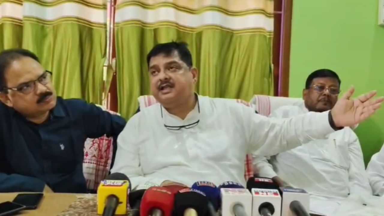 উচ্ছেদক লৈ উচ্চ ন্যায়ালয়লৈ পত্ৰ, ধুবুৰীৰ উচ্ছেদিতক সাক্ষাৎ কৰি সংবাদমেল সাংসদ ৰকিবুল হুছেইনৰ