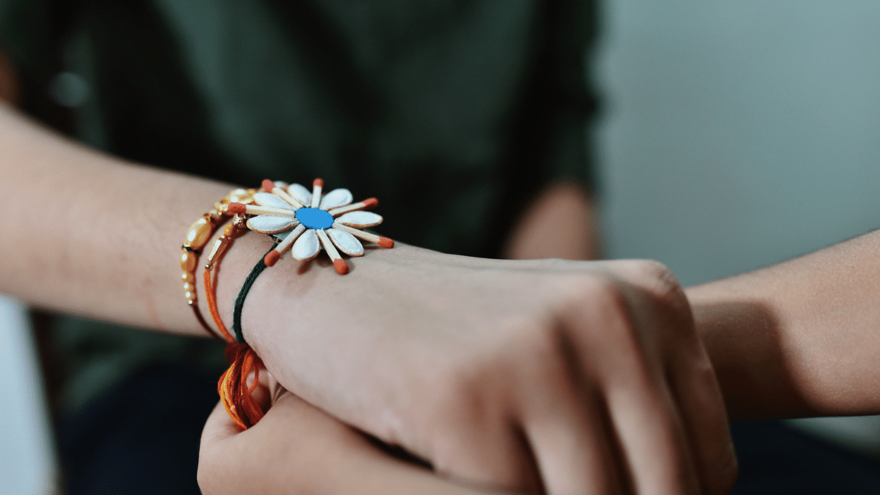 Raksha Bandhan 2025: ৰাখীবন্ধন কেতিয়া? জানক তাৰিখ, শুভ সময় আদি সকলো…