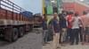 শ্ৰীৰামপুৰত GST পৰীক্ষণৰ নামত আৱদ্ধ শতাধিক ট্ৰাক, চালকৰ প্ৰতিবাদ...