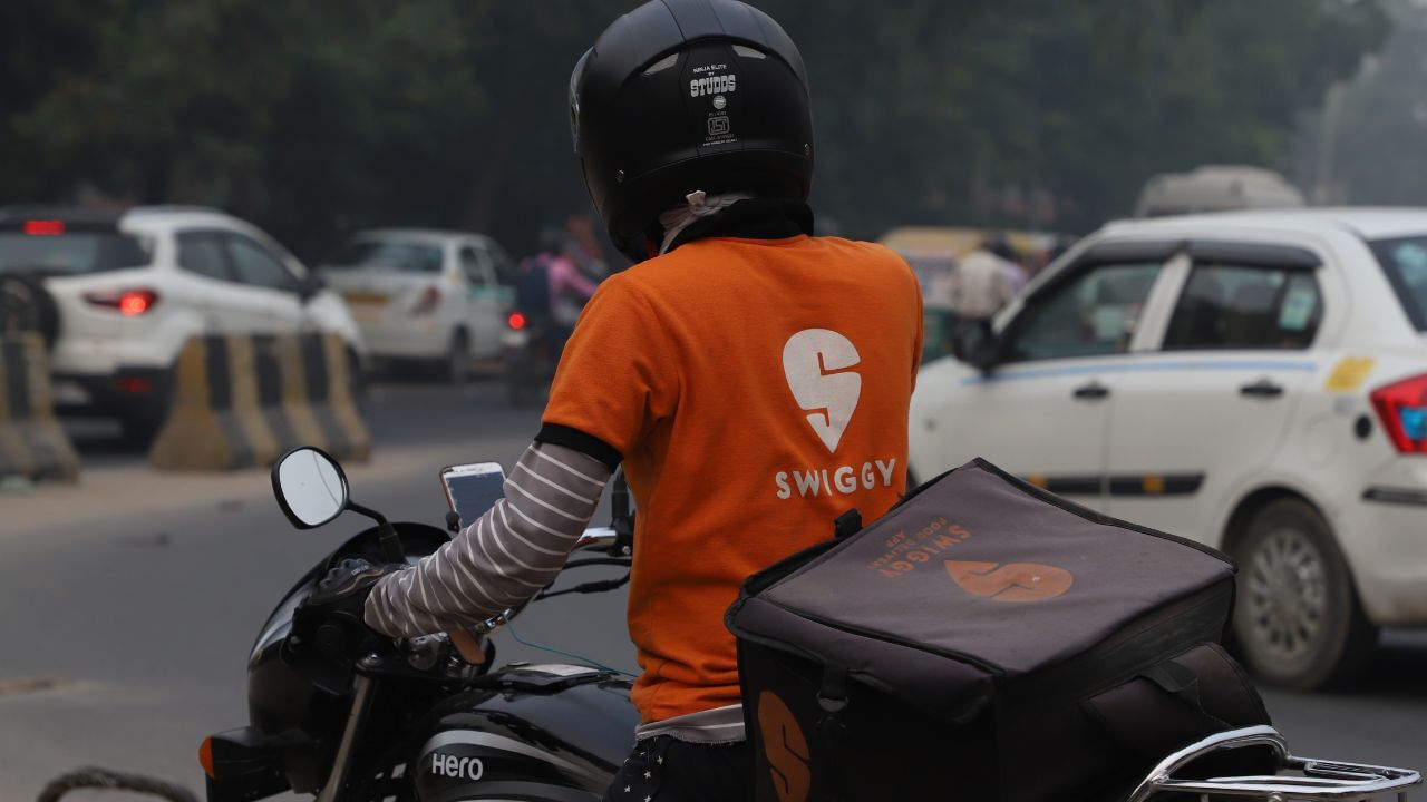 ৰোল, পিজ্জা-বিৰিয়ানি সকলো মাত্ৰ ৯৯ টকাতে! Swiggyএ আনিছে বাম্পাৰ অফাৰ, এতিয়াই উঠাওক সুবিধা ৰোল, পিজ্জা-বিৰিয়ানি সকলো মাত্ৰ ৯৯ টকাতে! Swiggyএ আনিছে বাম্পাৰ অফাৰ, এতিয়াই উঠাওক সুবিধা