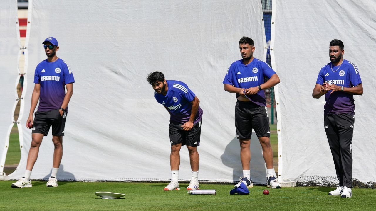 মানচেষ্টাৰত ভাৰতৰ মূল একাদশত দেখা যাব এইগৰাকী তাৰকাক! চিৰাজে দিলে গুৰুত্বপূৰ্ণ ইংগিত মানচেষ্টাৰত ভাৰতৰ মূল একাদশত দেখা যাব এইগৰাকী তাৰকাক! চিৰাজে দিলে গুৰুত্বপূৰ্ণ ইংগিত