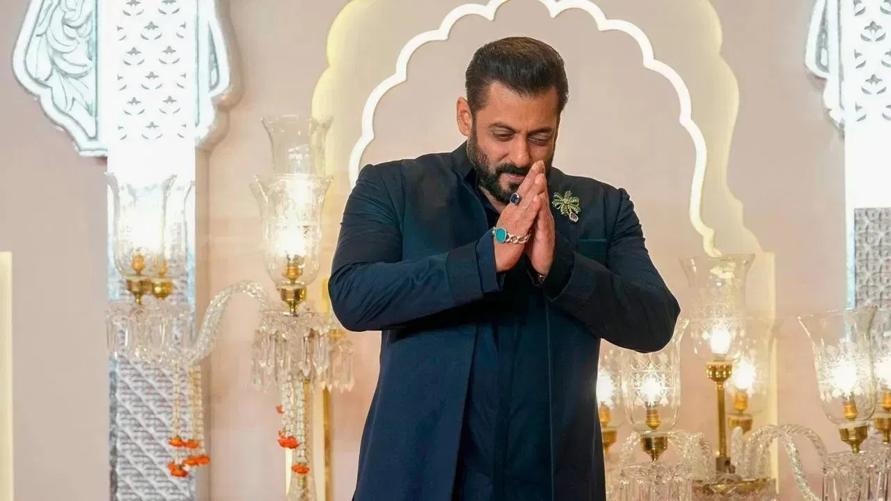 কেৱল ষ্টাইলেই নহয়, চলমান খানে হাতত পিন্ধা এই ব্ৰেচলেটৰ আছে আচৰিত ৰহস্য! কেৱল ষ্টাইলেই নহয়, চলমান খানে হাতত পিন্ধা এই ব্ৰেচলেটৰ আছে আচৰিত ৰহস্য!