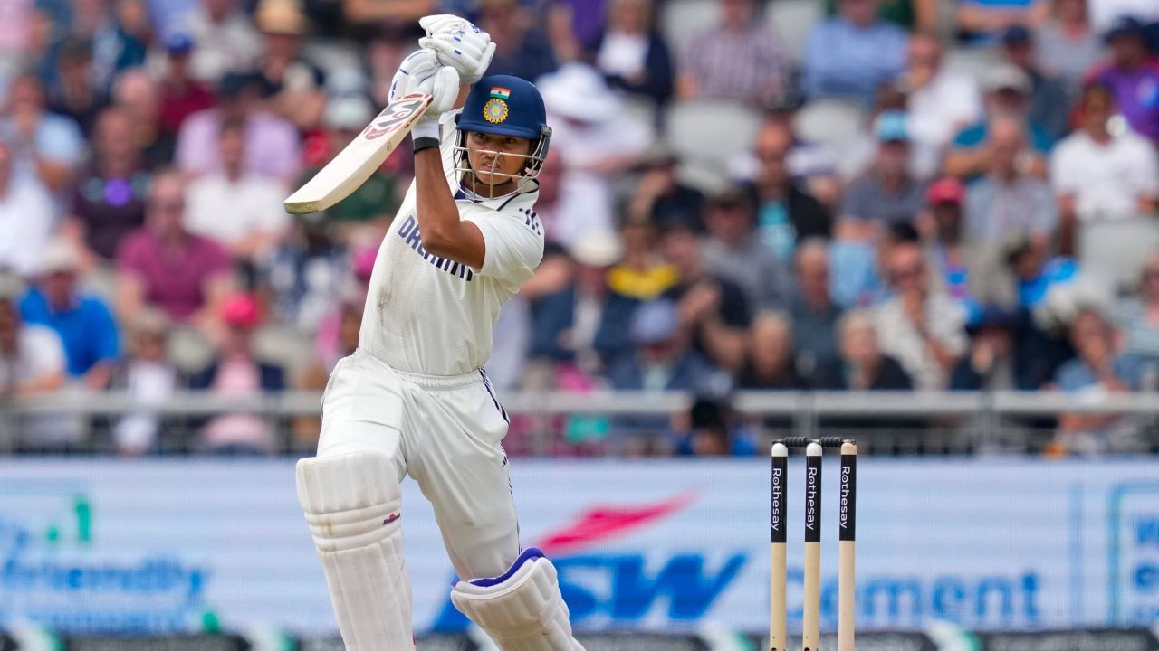 মানচেষ্টাৰত জয়ছোৱালে ৰচিলে ইতিহাসঃ ৫১ বছৰৰ পিছত দেখা গ’ল এনে কৃতিত্ব মানচেষ্টাৰত জয়ছোৱালে ৰচিলে ইতিহাসঃ ৫১ বছৰৰ পিছত দেখা গ’ল এনে কৃতিত্ব