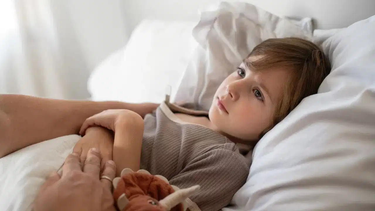 শিশুৰো এপেণ্ডিক্স হব পাৰে নেকি? ইয়াৰ লক্ষণ, চিকিৎসাৰ বিষয়ে জানক...