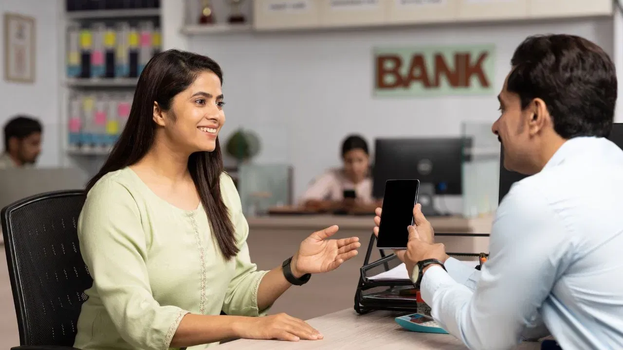 Job: চাকৰি বিচাৰি আছে নেকি? শীঘ্ৰেই মুকলি হ’ব ৫০,০০০ পদ, জানক সবিশেষ… Job: চাকৰি বিচাৰি আছে নেকি? শীঘ্ৰেই মুকলি হ’ব ৫০,০০০ পদ, জানক সবিশেষ…