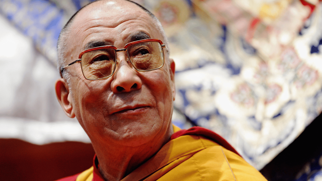 দালাই লামাই কেনেকৈ উপাৰ্জন কৰে ধন? মুঠ সম্পত্তিৰ পৰিমাণ শুনিলে আচৰিত হব আপুনি...