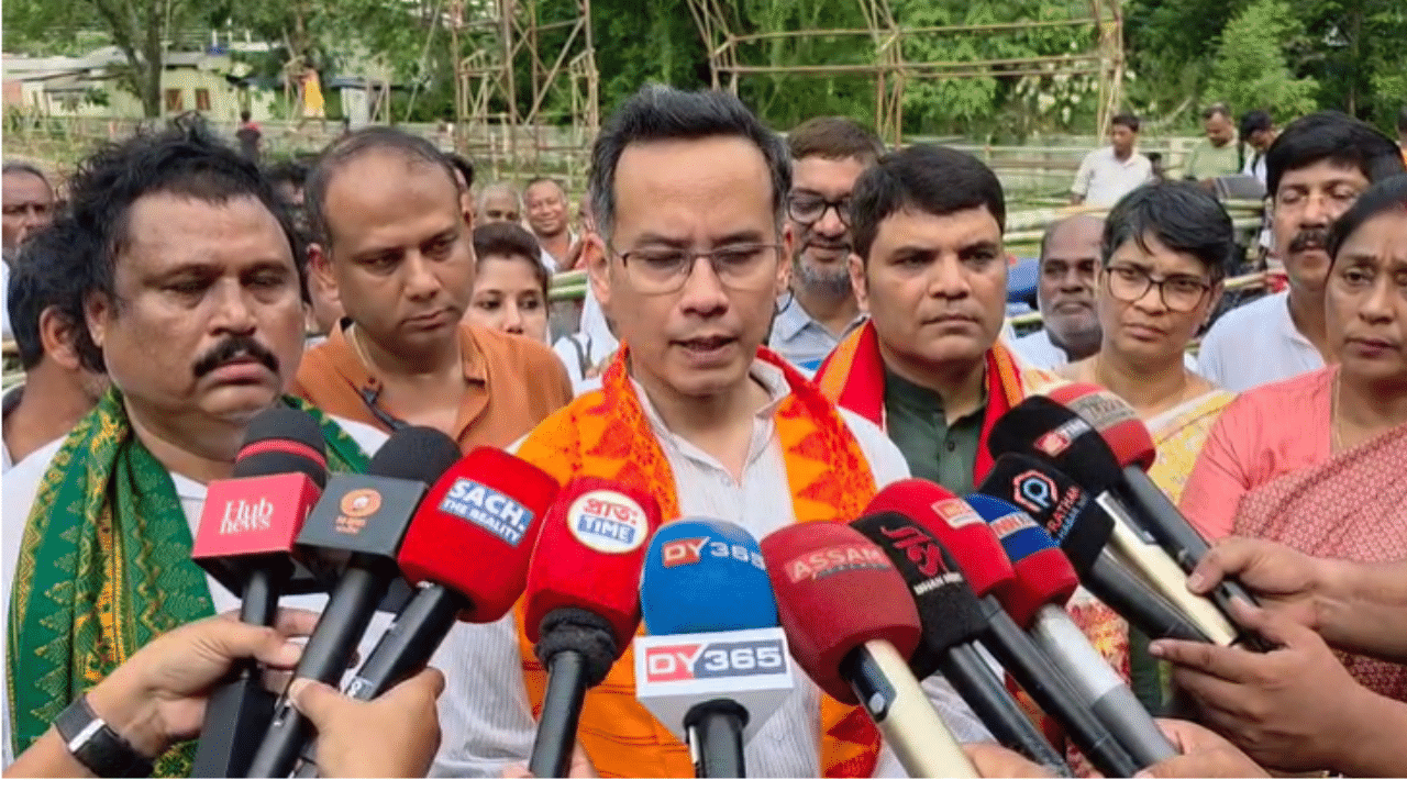 বিজেপি চৰকাৰ মাটি লুভীয়া, এই উচ্ছেদত ৰাজনীতি জড়িত হৈ আছেঃ গৌৰৱ গগৈ বিজেপি চৰকাৰ মাটি লুভীয়া, এই উচ্ছেদত ৰাজনীতি জড়িত হৈ আছেঃ গৌৰৱ গগৈ
