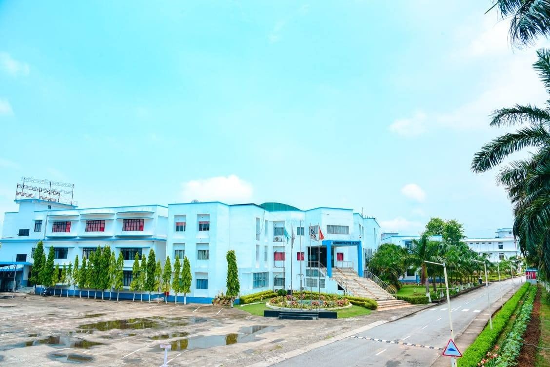 বৰ্তমান ছাত্ৰজনক ICUত ভৰ্তি কৰোৱা হৈছে। মূৰত আৰু মুখমণ্ডলত গুৰুতৰভাৱে আঘাত পাইছে ছাত্ৰজ
