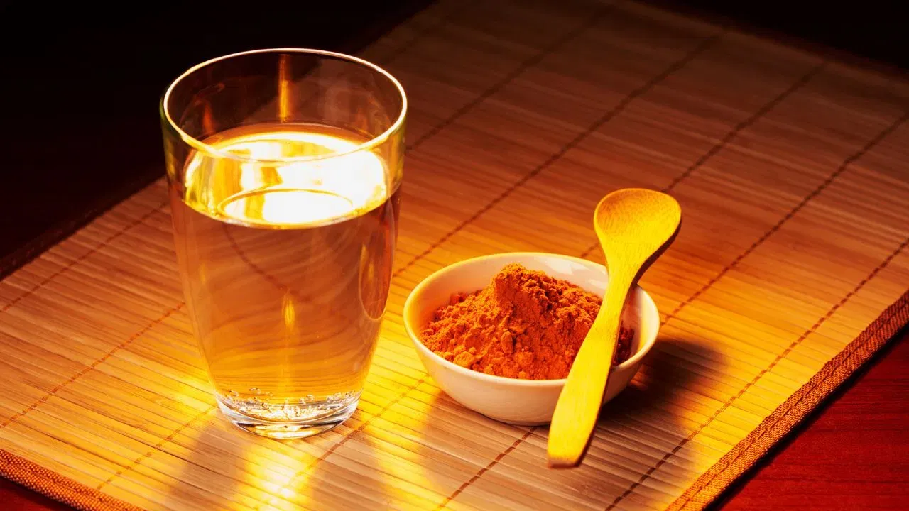 ওজন হ্ৰাসৰ পৰা ছালৰ উজ্বলতালৈ…পুৱা হালধি পানী খোৱাৰ উপকাৰিতা কি কি জানেনে? জানক বিশেষজ্ঞৰ পৰা… ওজন হ্ৰাসৰ পৰা ছালৰ উজ্বলতালৈ…পুৱা হালধি পানী খোৱাৰ উপকাৰিতা কি কি জানেনে? জানক বিশেষজ্ঞৰ পৰা…