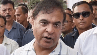 অসমীয়াক সংখ্যালঘিষ্ঠ কৰাৰ চেষ্টা! গোলাঘাটত জনগাঁথনি পৰিবৰ্তন প্ৰচেষ্টাৰ আশংকা মুখ্যমন্ত্ৰীৰ…