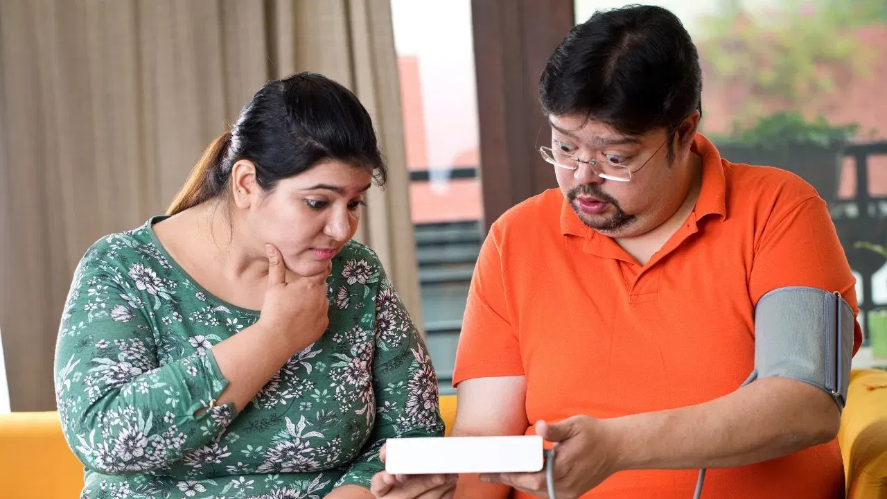 বিয়াৰ পাছত কিয় ওজন বাঢ়ে? জানক ইয়াৰ কাৰণ আৰু পৰিত্ৰাণৰ উপায়…