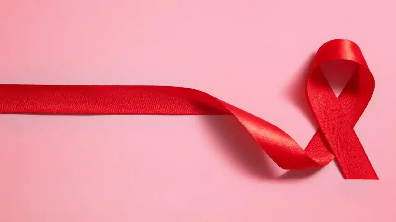 HIV ৰ প্ৰাৰম্ভিক লক্ষণসমূহ কি কি? বিশেষজ্ঞৰ পৰা জানি লওক