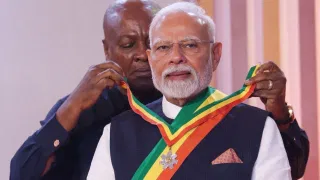 প্ৰধানমন্ত্ৰী নৰেন্দ্ৰ মোদীলৈ ঘানাৰ সৰ্বোচ্চ অসামৰিক সন্মান, ১.৪ বিলিয়ন ভাৰতীয়ৰ নামত উৎসৰ্গা…