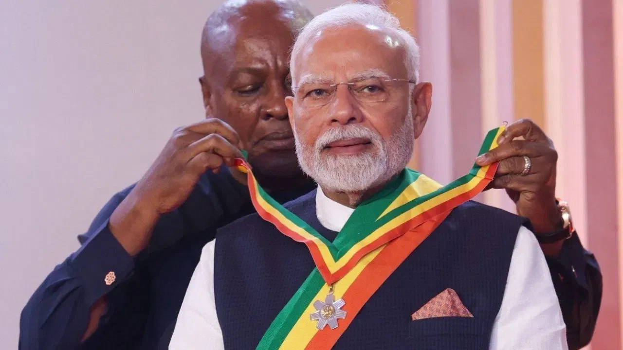 প্ৰধানমন্ত্ৰী নৰেন্দ্ৰ মোদীলৈ ঘানাৰ সৰ্বোচ্চ অসামৰিক সন্মান, ১.৪ বিলিয়ন ভাৰতীয়ৰ নামত উৎসৰ্গা…