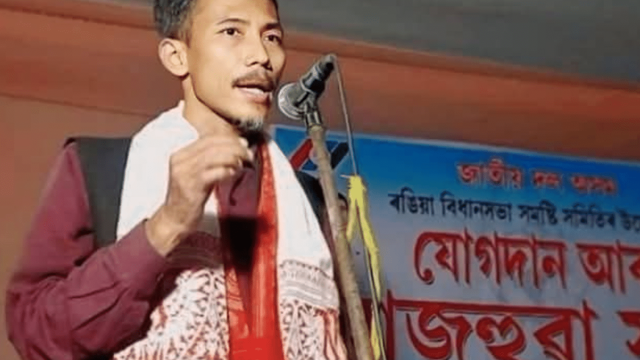 আলফাৰ লিংকমেন সন্দৰ্ভত আটক কৰা হৈছে প্ৰণৱক। সম্প্ৰতি হাতীগাঁও থানাৰ পৰা ক্ৰাইম ব্ৰান্সলৈ লৈ যোৱা হৈছে প্ৰণৱক।