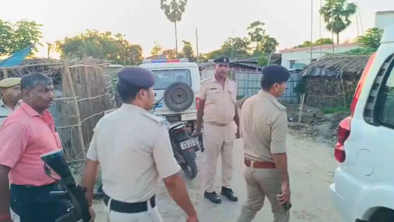 অন্ধবিশ্বাসৰ ভয়ংকৰ পৰিণতি! ২০০ মানুহৰ চকুৰ আগত জীৱন্তে জ্বলালে একেটা পৰিয়ালৰ ৫ জনক… অন্ধবিশ্বাসৰ ভয়ংকৰ পৰিণতি! ২০০ মানুহৰ চকুৰ আগত জীৱন্তে জ্বলালে একেটা পৰিয়ালৰ ৫ জনক…