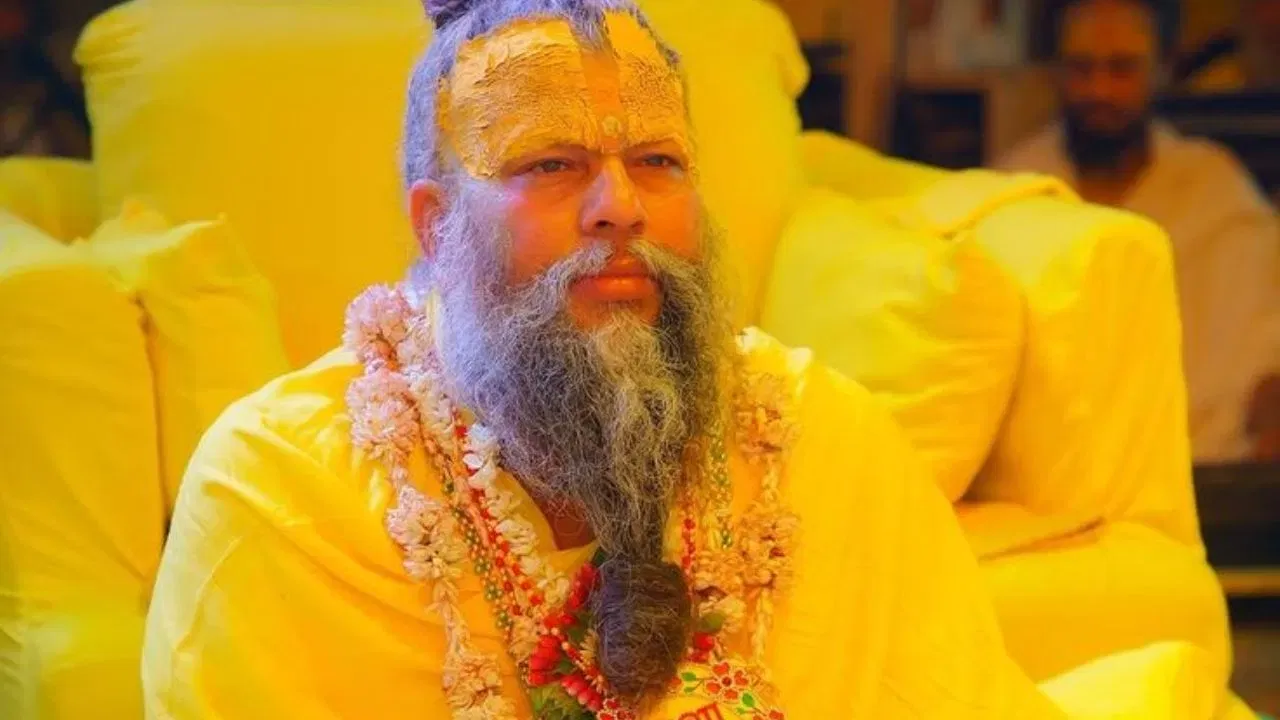 প্ৰেমানন্দ মহাৰাজৰ মতে জীৱনত সমস্যাৰ সন্মুখীন হোৱাটো স্বাভাৱিক। তাৰ পৰা আঁতৰি যোৱা বা পলাই যোৱাৰ পৰিৱৰ্তে স্বীকাৰ কৰা উচিত। স্বীকাৰ কৰাটো সমাধানৰ দিশত প্ৰথম পদক্ষেপ।