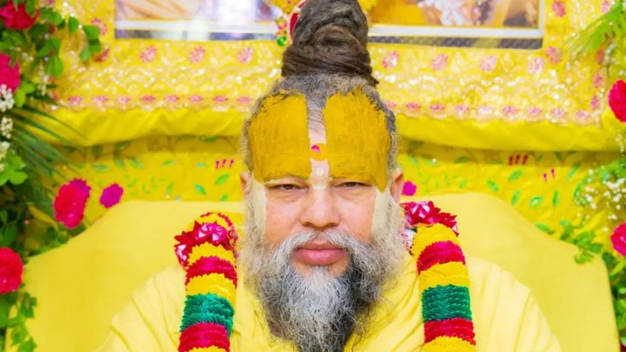 প্ৰেমানন্দ মহাৰাজে প্ৰতিটো সময়ত ভগৱানৰ ওপৰত বিশ্বাস ৰখাৰ কথাত গুৰুত্ব দিয়ে। তেওঁৰ মতে যেতিয়া এজন ব্যক্তিৰ বিশ্বাস দৃঢ় হয়, তেতিয়া ডাঙৰ ডাঙৰ সমস্যাবোৰো সৰু যেন লাগে। এই বিশ্বাসে আমাক আভ্যন্তৰীণ শক্তি প্ৰদান কৰে।