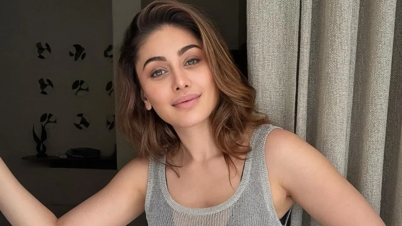 যিদিনা শ্বেফালীৰ মৃত্যু হৈছিল সেইদিনা তেওঁ ব্ৰতত আছিল। অভিনেত্ৰীগৰাকীয়ে ভিটামিন বেজীও লৈছিল। ইয়াৰ উদ্দেশ্য হৈছে শৰীৰত থকা ভিটামিনৰ অভাৱ দূৰ কৰা। যেতিয়া খাদ্যৰ দ্বাৰা ভিটামিনৰ অভাৱ পূৰণ কৰিব নোৱাৰে তেতিয়া চিকিৎসকে এই বেজীবোৰ ল'বলৈ দিয়ে। ইয়াৰোপৰি অভিনেত্ৰীগৰাকীয়ে পাচনতন্ত্ৰৰ হোৱা সমস্যাৰ চিকিৎসাৰ বাবে গেছৰ ঔষধো গ্ৰহণ কৰিছিল।