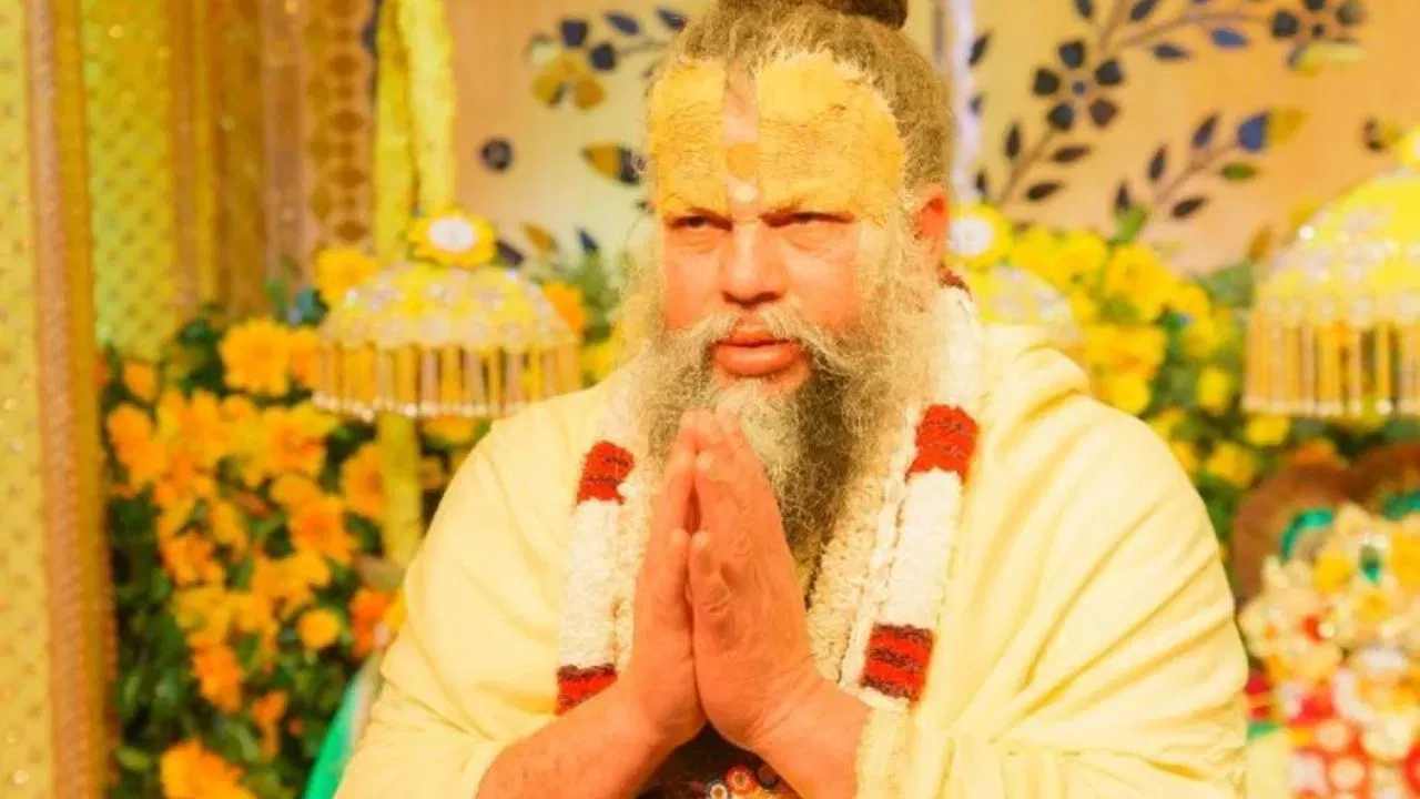 কিছুমান মানুহে আনক আপ্লুত কৰিবলৈ বা নিজৰ ধৰ্মীয় অনুভৱ দেখুৱাবলৈ উপাসনা কৰে। এনে পৰিস্থিতিত যেতিয়া তেওঁলোকে সমাজৰ পৰা আশা কৰা ধৰণৰ সন্মান বা স্বীকৃতি নাপায় তেতিয়া তেওঁৰ অহংকাৰে আঘাত পায় আৰু তেওঁলোকে দুখ অনুভৱ কৰে।