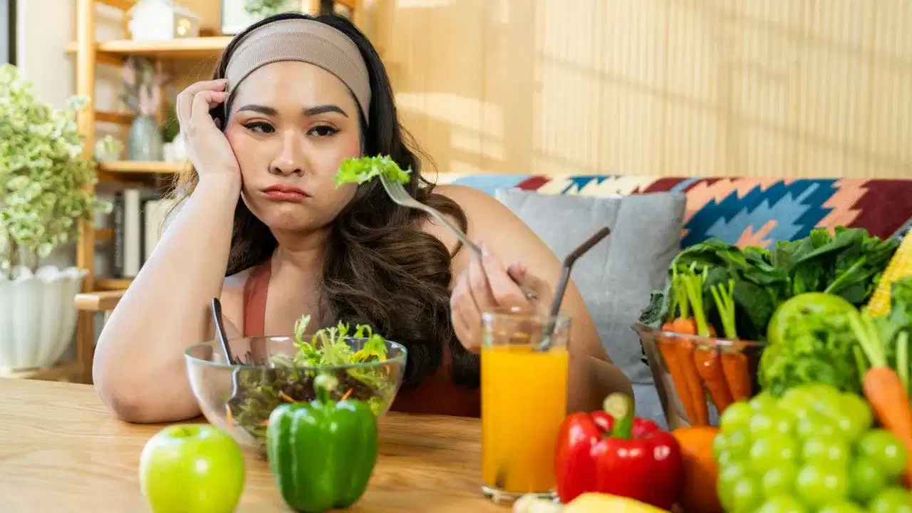 খাদ্য খোৱাৰ সময়ত কৰা এই ৩টা ভুলে দ্ৰুতগতিত বৃদ্ধি কৰে ওজন, সাৱধান হওক