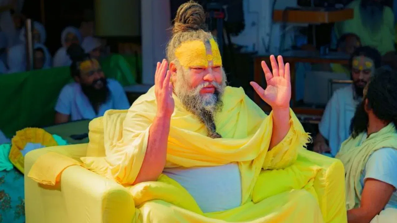 বহু সময়ত ৰাস্তাত পৰি থকা ধন পাও। এনে পৰিস্থিতিত একাংশ লোকে টকাখিনি তুলি লয়, আনহাতে কোনোবাই মন্দিৰ আদিত দান কৰে। শেহতীয়াকৈ বৃন্দাবনৰ বিখ্যাত সাধু প্ৰেমানন্দ মহাৰাজে ৰাস্তাত টকা পালে কি কৰিব লাগে সেই কথা কৈছে।