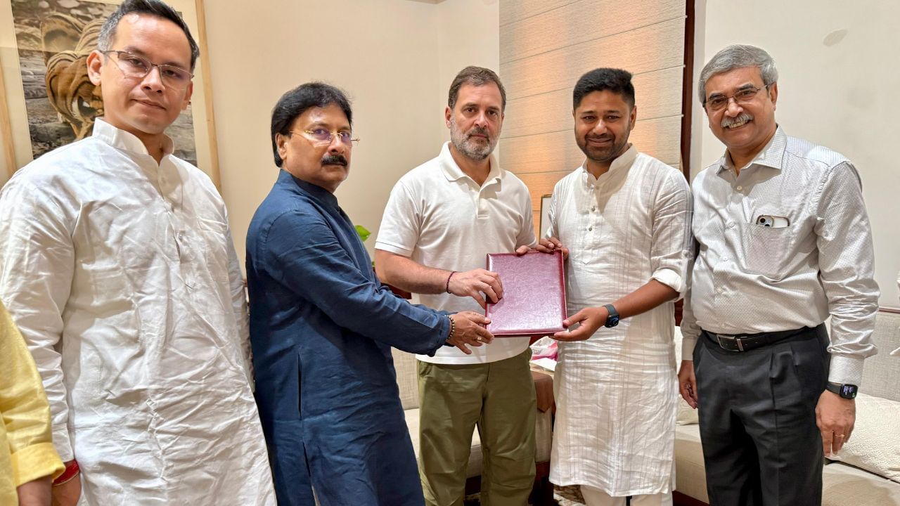 দিল্লীত ৰাহুল গান্ধীক সাক্ষাৎ অজাপ নেতৃত্বৰঃ বিদেশী বহিষ্কৰণ সন্দৰ্ভত সদনত উত্থাপনৰ বাবে জনালে আহ্বান