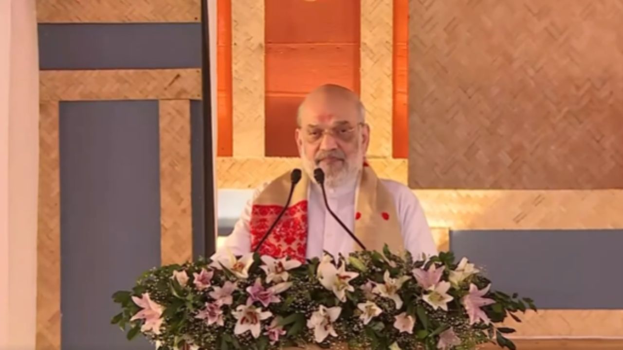সঘনাই পাকিস্তান ভ্ৰমণ কৰা লোকে অসমক নেতৃত্ব দিব নোৱাৰে, গৌৰৱ গগৈক টাৰ্গেট কৰি আৰু কি ক’লে অমিত শ্বাহে ? সঘনাই পাকিস্তান ভ্ৰমণ কৰা লোকে অসমক নেতৃত্ব দিব নোৱাৰে, গৌৰৱ গগৈক টাৰ্গেট কৰি আৰু কি ক’লে অমিত শ্বাহে ?