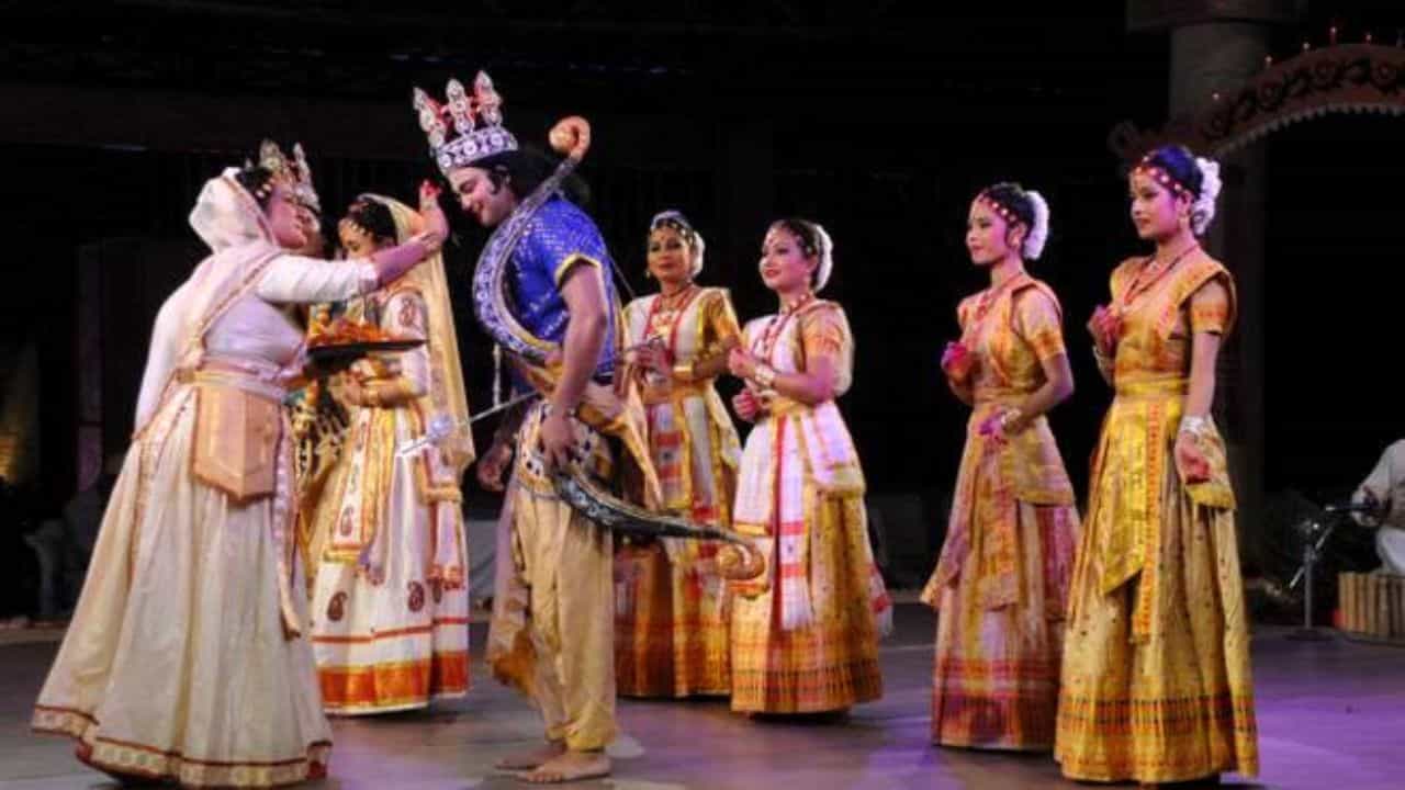 প্ৰথম অংকীয়া নাটখনৰ নাম কি? অংকীয়া নাটৰ আৰম্ভণি কেনেকৈ হৈছিল জানো আহক... প্ৰথম অংকীয়া নাটখনৰ নাম কি? অংকীয়া নাটৰ আৰম্ভণি কেনেকৈ হৈছিল জানো আহক...