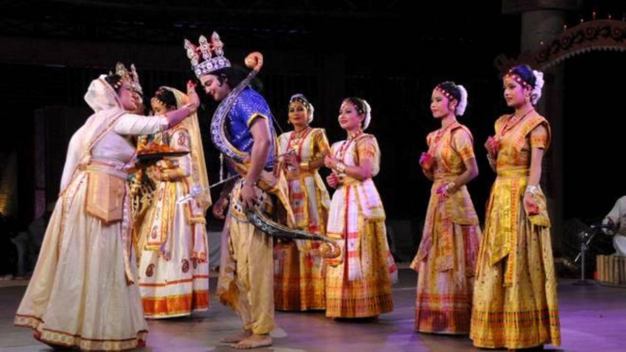প্ৰথম অংকীয়া নাটখনৰ নাম কি? অংকীয়া নাটৰ আৰম্ভণি কেনেকৈ হৈছিল জানো আহক… প্ৰথম অংকীয়া নাটখনৰ নাম কি? অংকীয়া নাটৰ আৰম্ভণি কেনেকৈ হৈছিল জানো আহক…