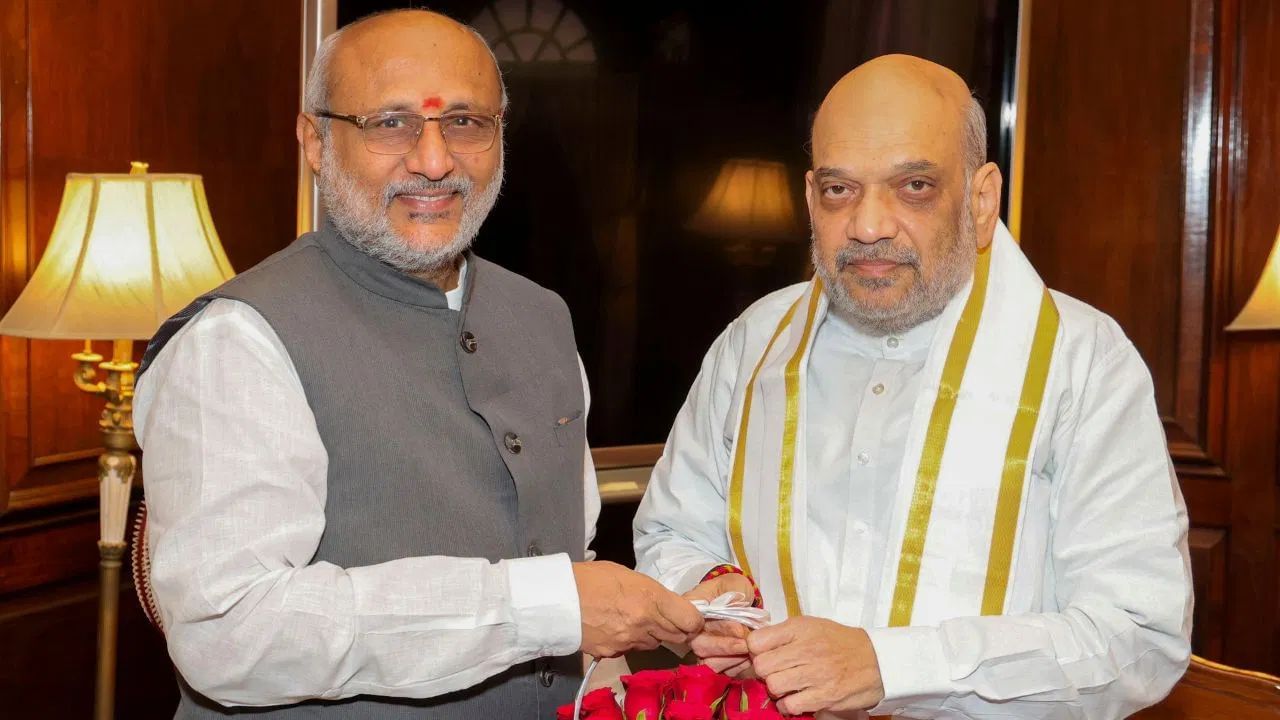 ‘পদোন্নতি’ৰে উপ-ৰাষ্ট্ৰপতিৰ দৌৰত ৰাধাকৃষ্ণনঃ ৯৩ দিনীয়া ৰথযাত্ৰাই দিবনে ফল! ‘পদোন্নতি’ৰে উপ-ৰাষ্ট্ৰপতিৰ দৌৰত ৰাধাকৃষ্ণনঃ ৯৩ দিনীয়া ৰথযাত্ৰাই দিবনে ফল!