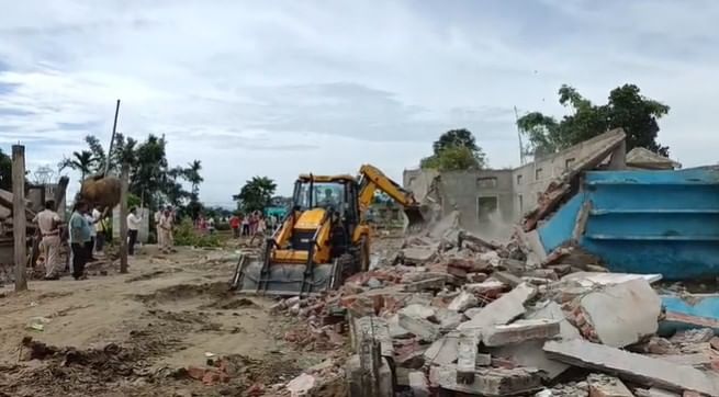 ৩০৯ টা পৰিয়ালক ভূমি খালী কৰিবলৈ জাননী জাৰি কৰিছিল প্ৰশাসনে। বেদখলমুক্ত কৰিব ১৭৫ বিঘা চৰকাৰী ভূমি।