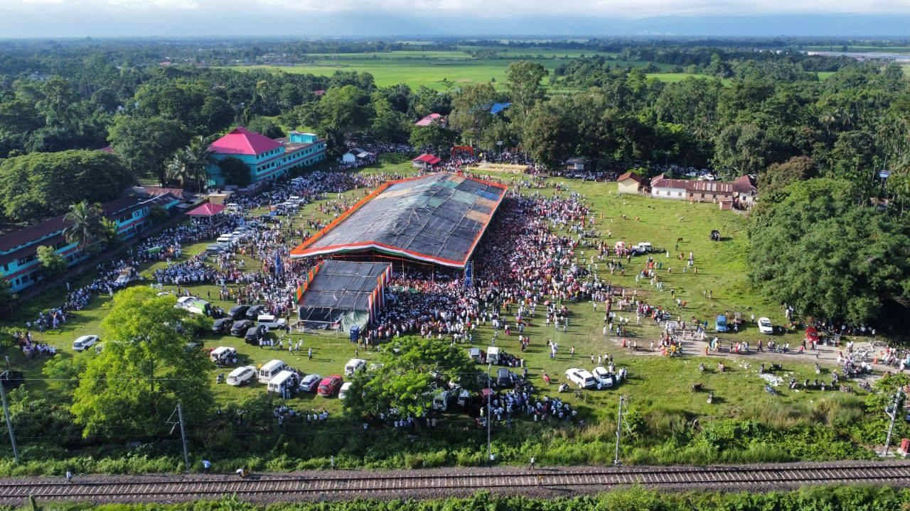ইয়াৰ পিছত হাগ্ৰামা মহিলাৰীয়ে সংবাদমাধ্যমৰ আগত কয়, এই যাত্ৰা আমাৰ সফল হৈছে। প্ৰমোদ বড়োৱে ওদালগুৰিত এখন আসনো জিকিব নোৱাৰে। একক সংখ্যাগৰিষ্ঠাৰে চৰকাৰ গঠন কৰিব বিপিএফে। ভুৱা প্ৰতিশ্ৰুতিৰ বাবে পাপ লাগিব প্ৰমোদ বড়োৰ। আমাৰ কাৰো লগত মিত্ৰতা নাই। নিজকে জিকাবলৈ বাকী দলে ভুৱা প্ৰতিশ্ৰুতি দিছে।