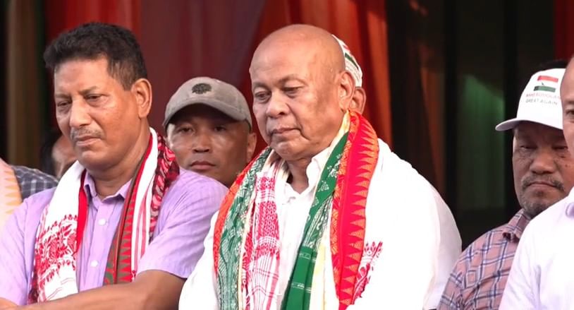 এই আশীৰ্বাদ ৰেলীৰ পিছত হাগ্ৰামা মহিলাৰীয়ে কয়, বিপিএফৰ মিটিং মʼবাইলত চাই আছে প্ৰমোদ বড়োৱে। বিশাল গণ সভা দেখি ভয় খাইছে তেওঁ।