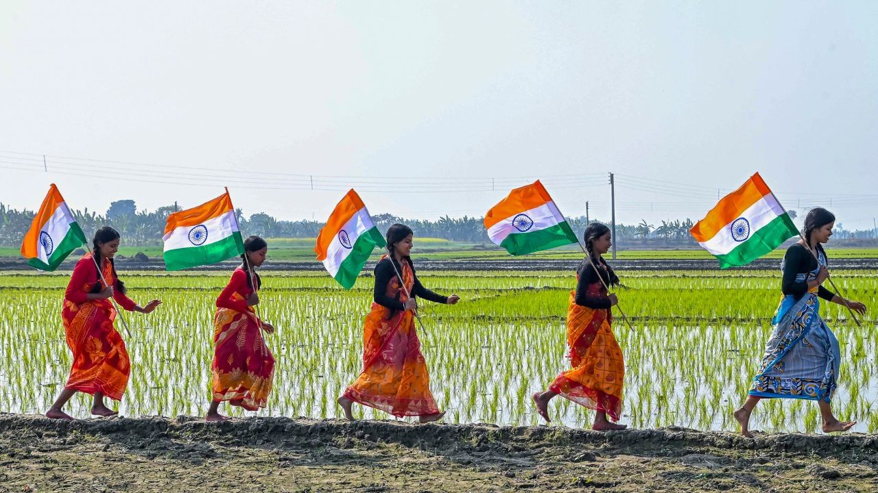 কাইলৈ স্বাধীনতা দিৱসঃ চাওক আপোনাৰ মনত দেশপ্ৰেমৰ ভাৱ জগাই তুলিব পৰা কেইটামান অসমীয়া গান