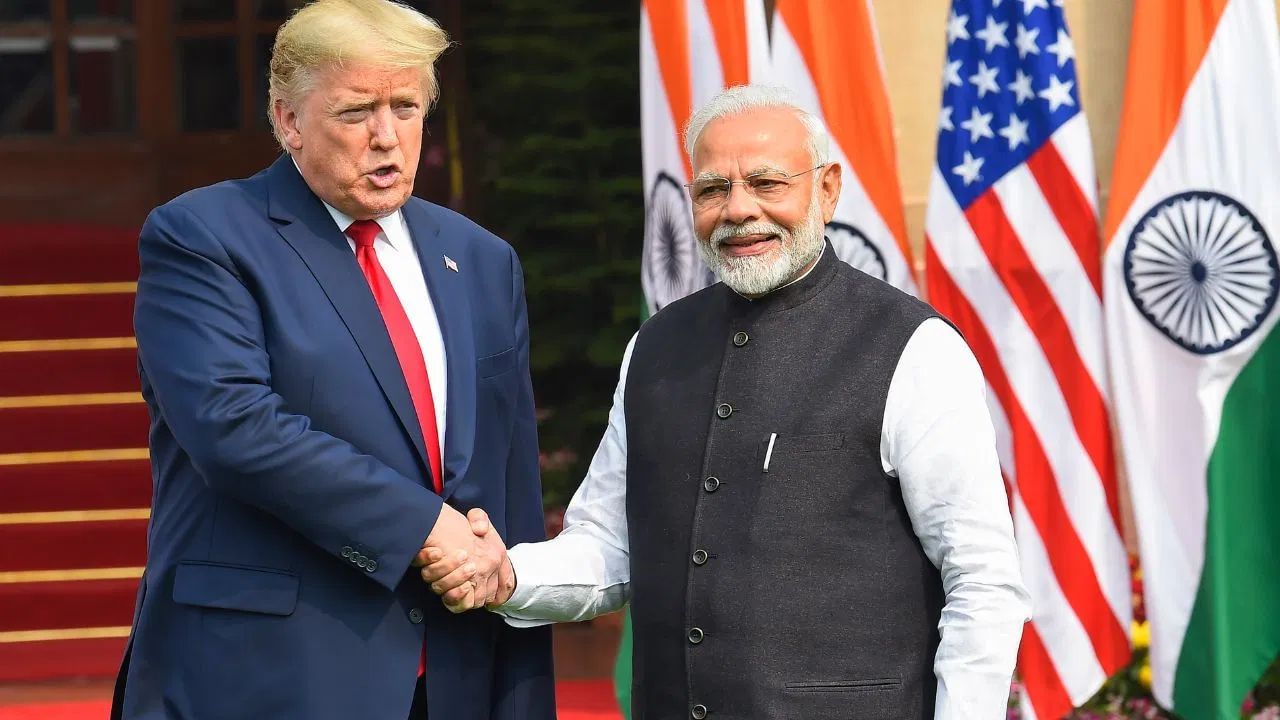 ট্ৰাম্পৰ শুল্ক ভাবুকিৰ প্ৰত্যুত্তৰ দিলে নতুন দিল্লীয়েঃ দাঙি ধৰিলে আমেৰিকাৰ ‘দুমুখীয়া’ স্থিতি