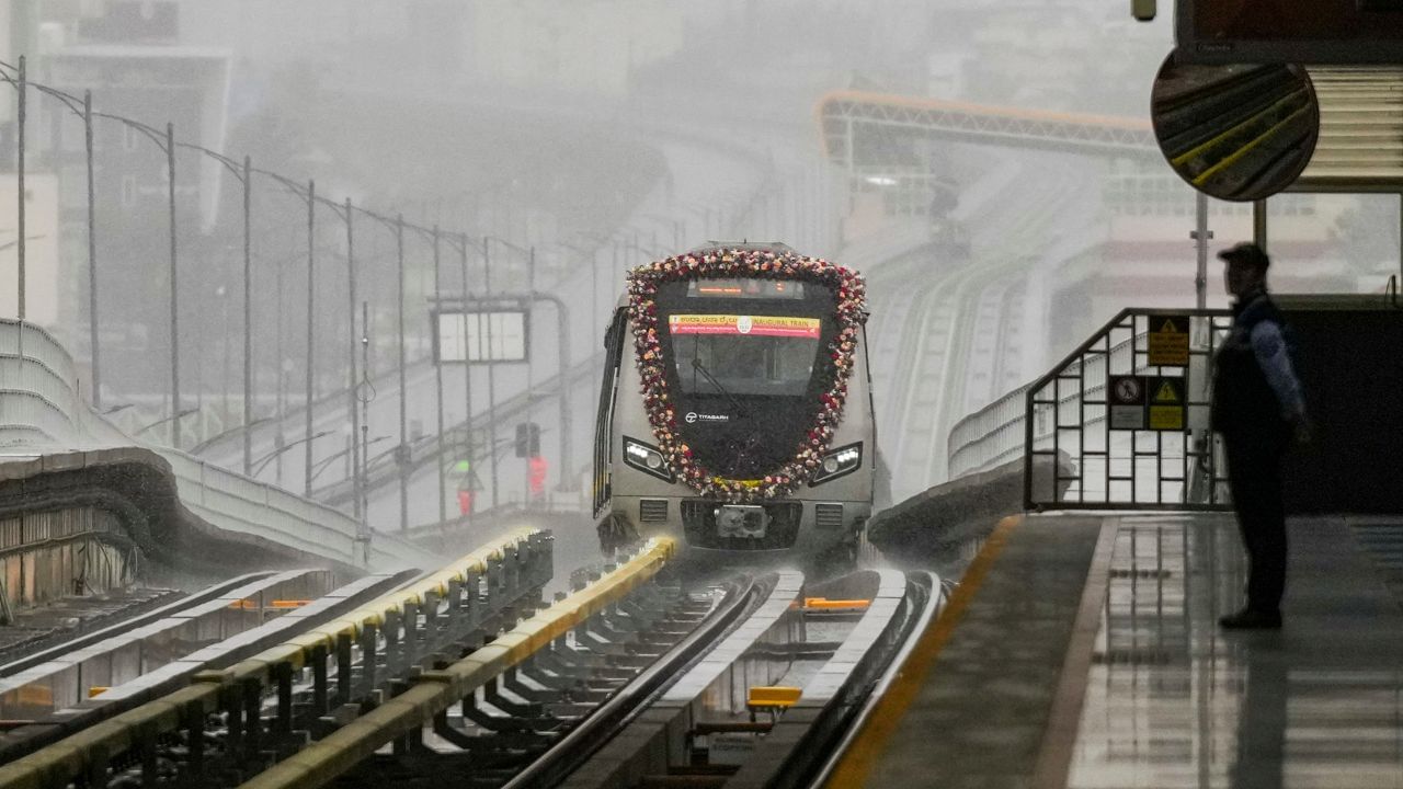 ১২ হাজাৰ কোটিতকৈয়ো অধিক ব্যয়েৰে কেন্দ্ৰই আনিছে নতুন ৰে’ল প্ৰকল্প, লাভান্বিত হ’ব অসম ১২ হাজাৰ কোটিতকৈয়ো অধিক ব্যয়েৰে কেন্দ্ৰই আনিছে নতুন ৰে’ল প্ৰকল্প, লাভান্বিত হ’ব অসম
