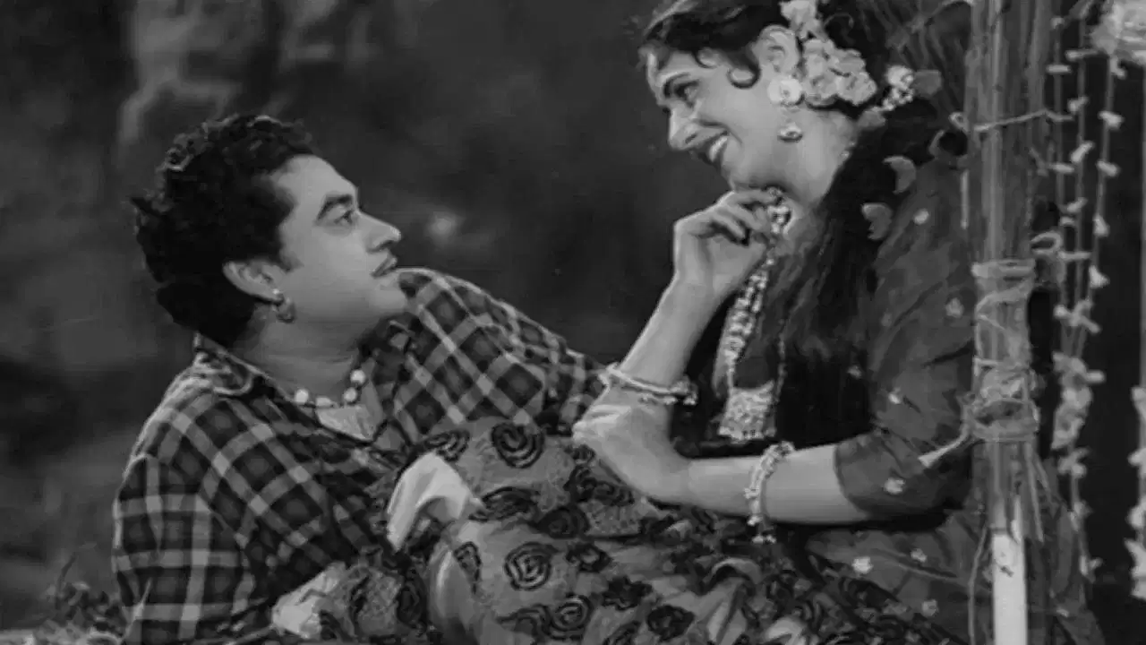 স্বপ্ন ভংগ কৰে কিশোৰ কুমাৰে, অভিনেতাজনৰ এই কাণ্ডই আচৰিত কৰে সকলোকে! স্বপ্ন ভংগ কৰে কিশোৰ কুমাৰে, অভিনেতাজনৰ এই কাণ্ডই আচৰিত কৰে সকলোকে!