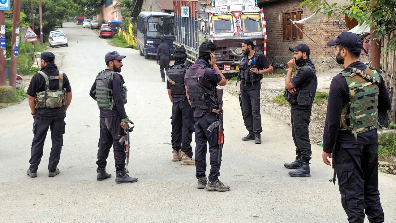 J-K: কুলগামত এনকাউণ্টাৰ, নিৰাপত্তা বাহিনীৰ গুলীত নিহত ১ জন সন্ত্ৰাসবাদী